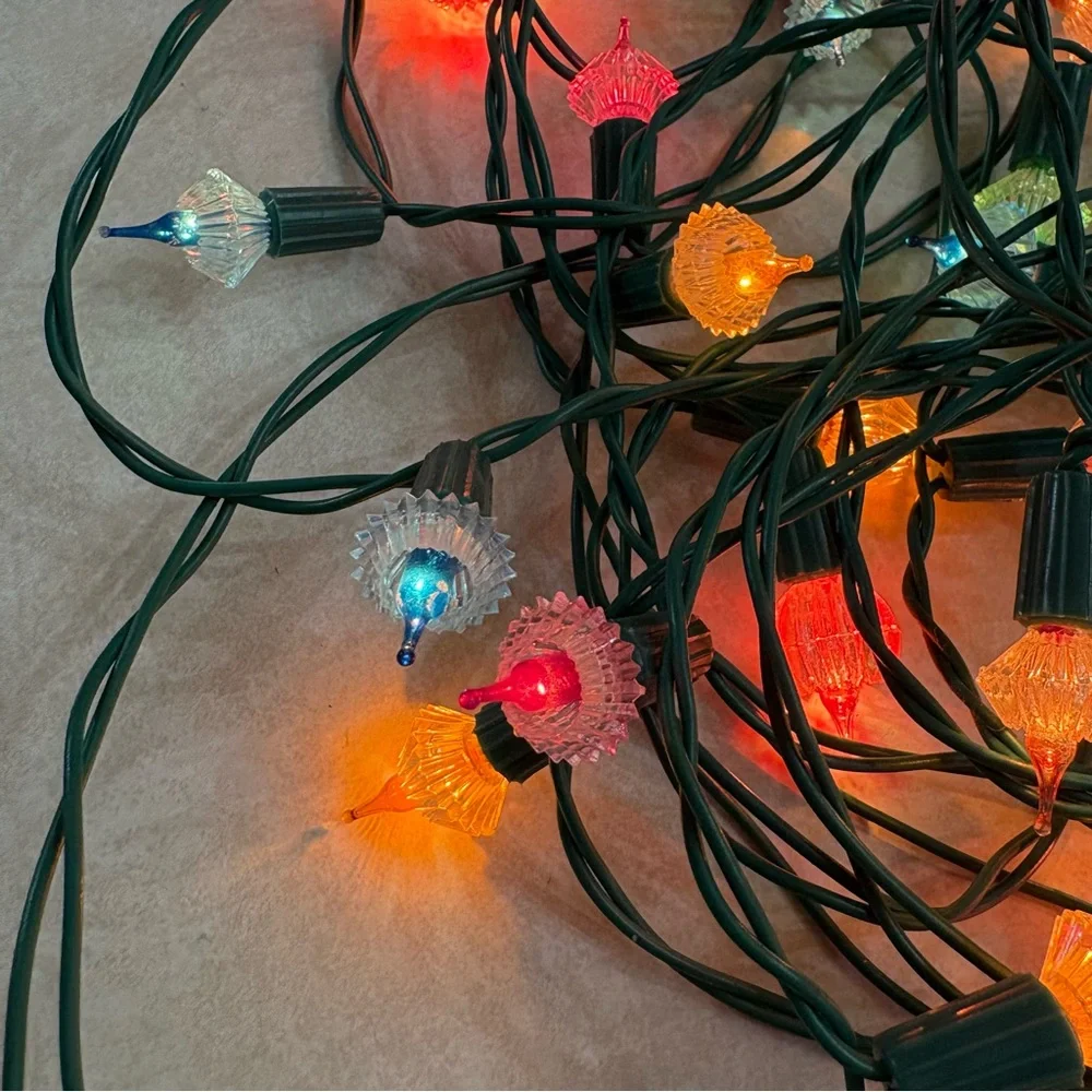 Vtg Set Multicolor Petal Reflector Christmas Lights with 120 replacement Shades
